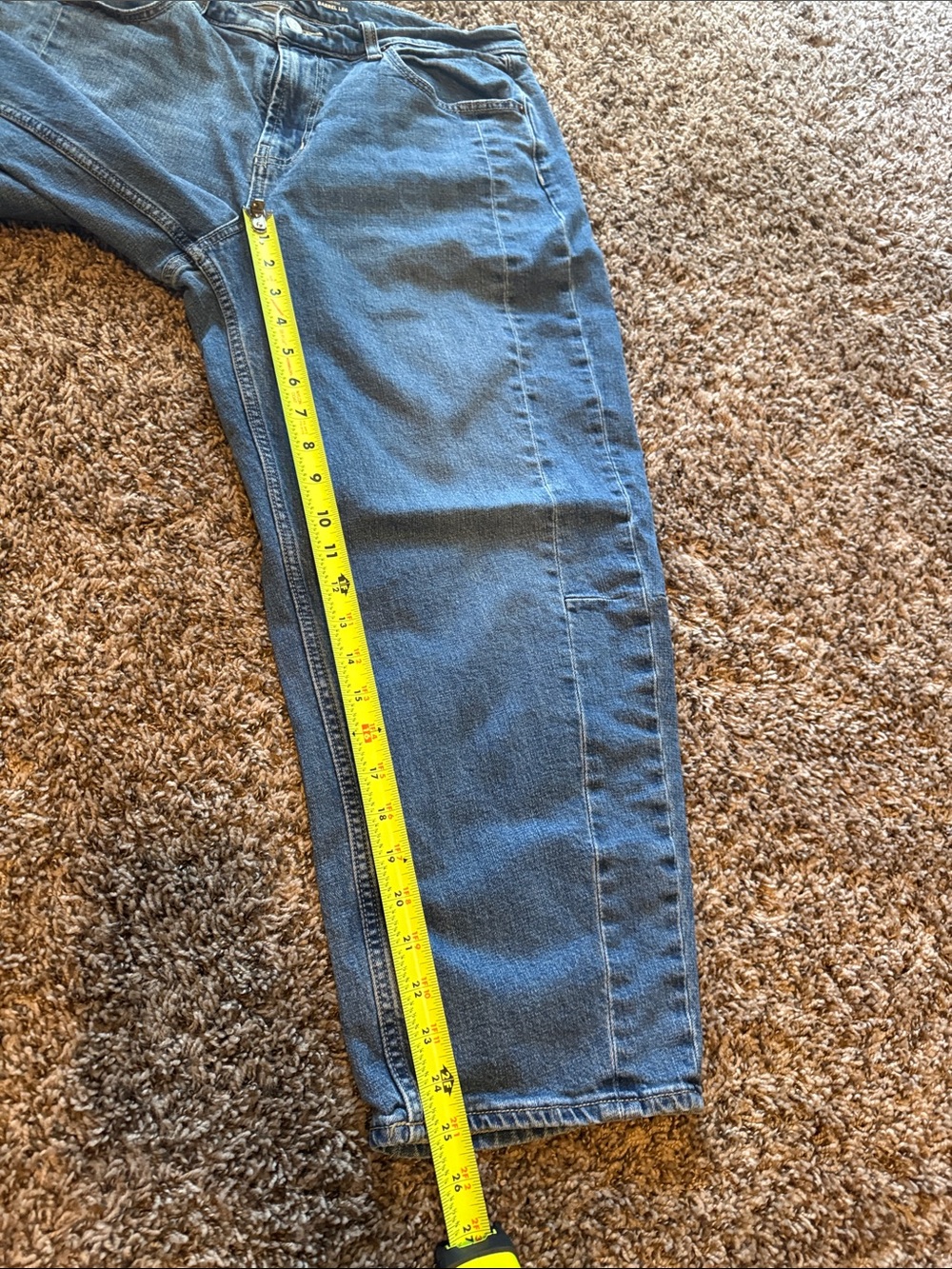 Old navy barrel leg jeans - Picture 5 of 6